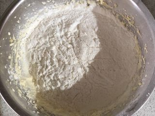 玛格丽特饼干,筛入低粉玉米淀粉