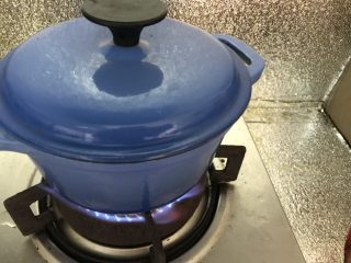 十味 冬瓜香菇牛肉丸汤,盖上盖子煮1分钟。