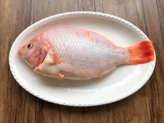 红烧鱼,彩云鲷一条