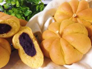  全麦紫薯南瓜面包,软糯香甜，营养丰富的全麦紫薯南瓜面包。