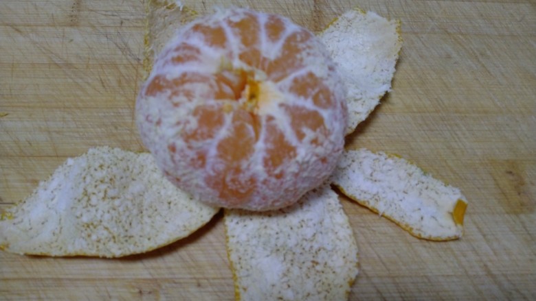 爱媛果冻橙+鸡肉炖茄子,橙子去皮，这橙子看着有点像橘子。