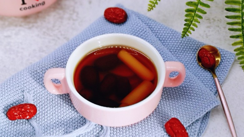 葱姜红糖水--风寒感冒比吃药还管用,每天早上喝一碗！预防感冒！经期补血！