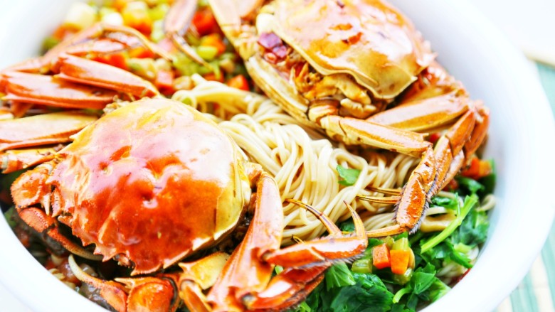 美食丨螃蟹烩面 吃到连一滴汤都不浪费～,先上个成品。