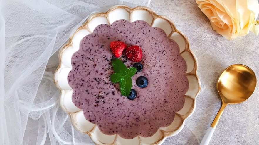 超健康巨美味高颜值的酸奶蓝莓藜麦糊糊