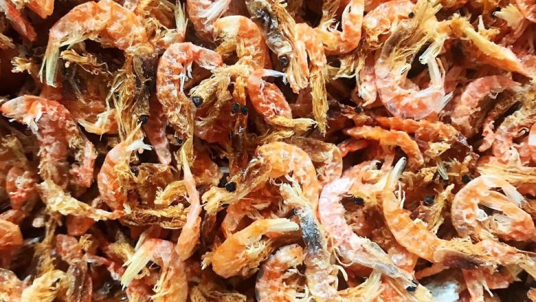 磷虾煸莴笋叶,朋友送的磷虾准备用它做一个鲜美的菜肴