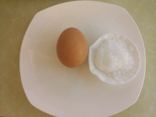 花生酱鸡蛋牛奶吐司,一个鸡蛋还有10克糖。