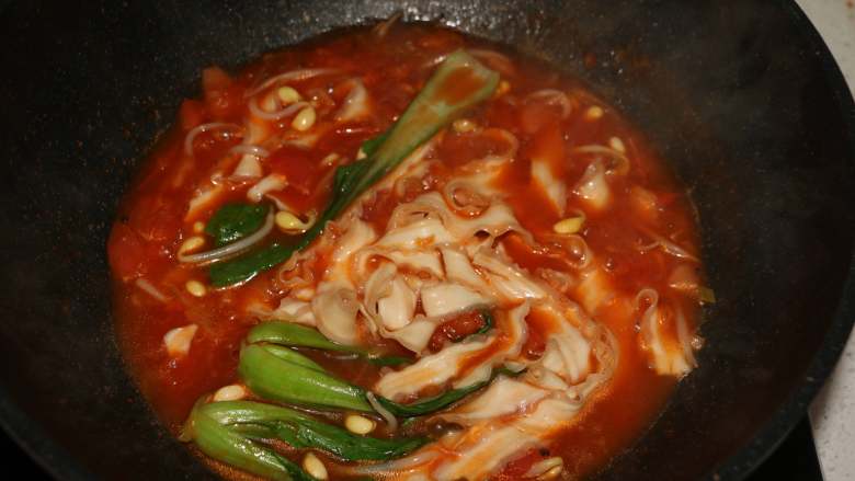 茄汁面,煮熟即可出锅。