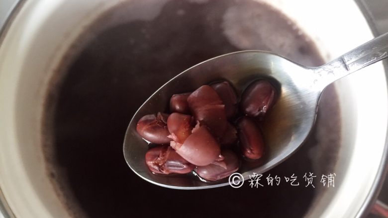 桂花红豆年糕汤,经常去看看，一直烧到红豆有点爆开（差不多一小时左右）