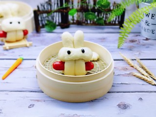 小兔子热狗,可爱极了！小兔子爱吃萝卜和青菜！卖萌中～～