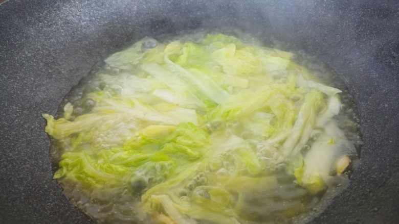 土豆白菜汤,搅拌均匀。