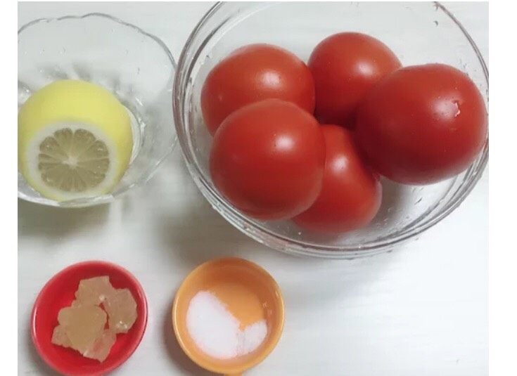 宝宝辅食系列～西红柿泥,大家做之前先消毒好玻璃瓶，准备好原材料