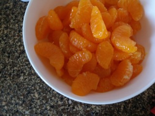 百变水果 法式橘汁软糖,再去掉橘子瓣儿的皮