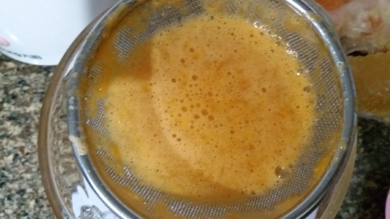 百变水果 法式橘汁软糖,过滤出果汁备用