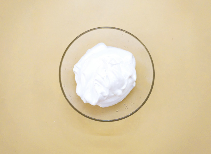 芒果慕斯杯,[ 蛋白霜流程 ]

蛋白霜准备备用。