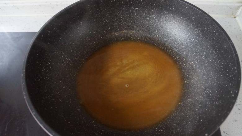照烧豆腐丸子,另起一锅，烧热后倒入照烧调料汁