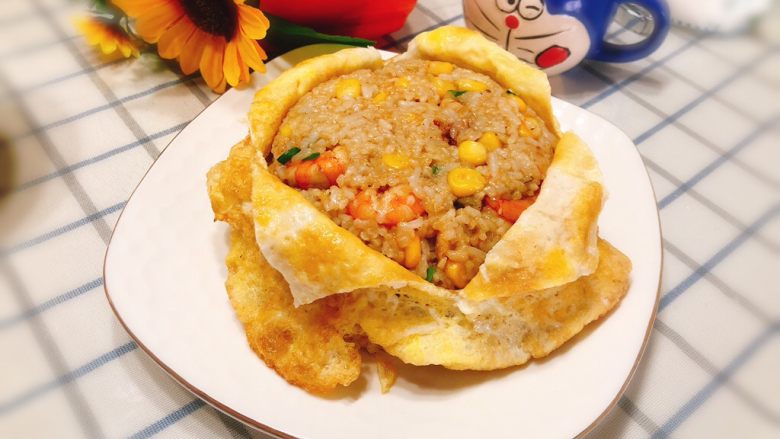 蛋包虾仁炒饭-宴请菜之主食,成品图。