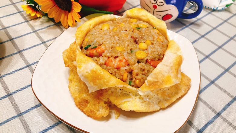蛋包虾仁炒饭-宴请菜之主食,成品图。