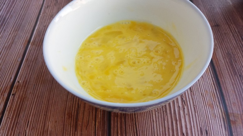 紫菜鸡蛋汤,搅拌均匀。