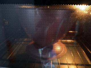 冰雪奇缘蛋糕,烤箱预热，上下火，最下层，155度，烤1个小时左右，