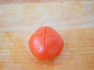 茄汁日本豆腐,番茄在顶部化十字