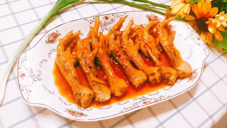 韩式辣鸡爪-下酒、下饭菜,成品图。