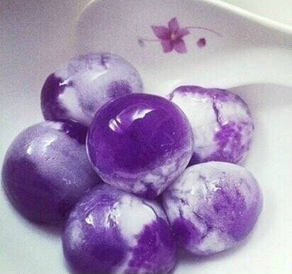 紫薯水晶汤圆,做法简单，好看又好吃，自己在家做起来吧