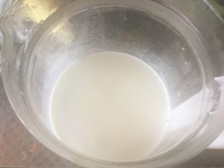 姜撞奶,加热过程搅拌至牛奶、糖、奶粉融合，用的养生壶，控制温度更方便