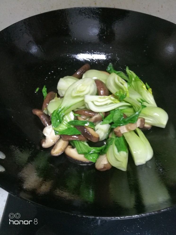 菜谱#玉竹豆腐汤#[创建于5/12~2018],再倒入油菜。