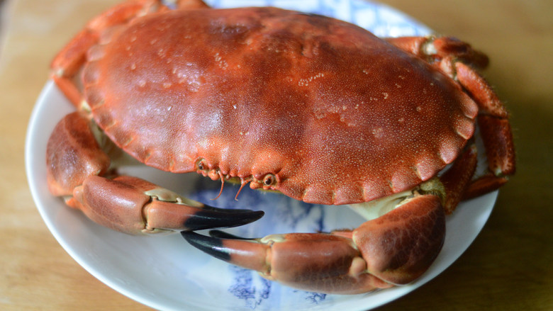 蟹黄炒饭,准备好熟的面包蟹