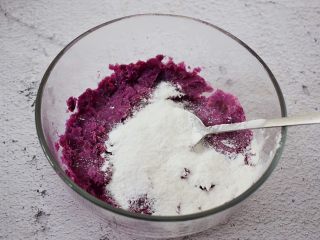 紫薯芝士球,加入糯米粉