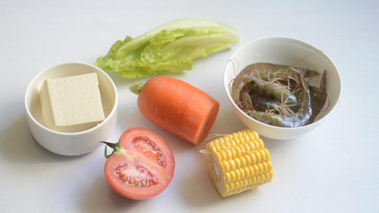 鲜虾豆腐汤（辅食）,材料准备好