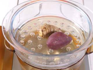 宝宝辅食 8m+混合泥 紫薯芋头泥,水开后蒸20分钟。