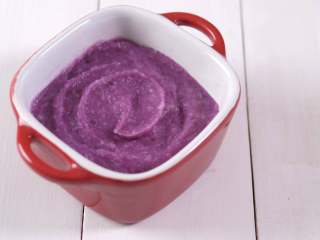 宝宝辅食 8m+混合泥 紫薯芋头泥,也可以混合到一起。
（确保没有过敏的情况下）