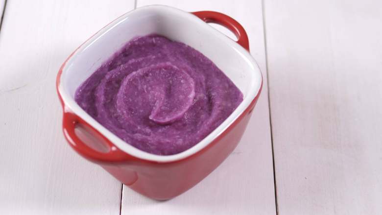 宝宝辅食 8m+混合泥 紫薯芋头泥,也可以混合到一起。
（确保没有过敏的情况下）