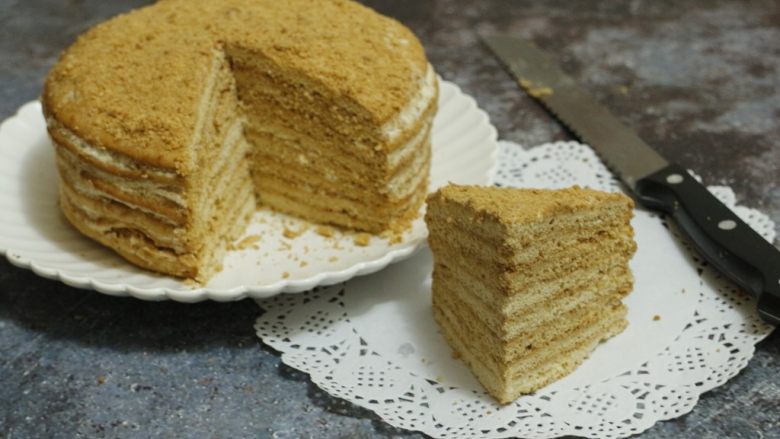俄式提拉米苏（六寸）,冷藏好的蛋糕松软可口，甜而不腻，非常美味，吃一块饱腹感很强，能量满满^_^