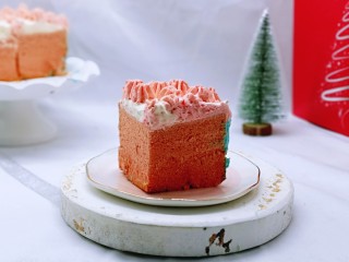 预热圣诞节～双色奶油蛋糕,切开了吃了呦～简单，粗暴，同样满足味蕾！