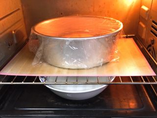 南瓜喜饼+芝麻核桃味,烤箱发酵档，底部放一碗热水，发酵60分钟，中间更换一次热水。