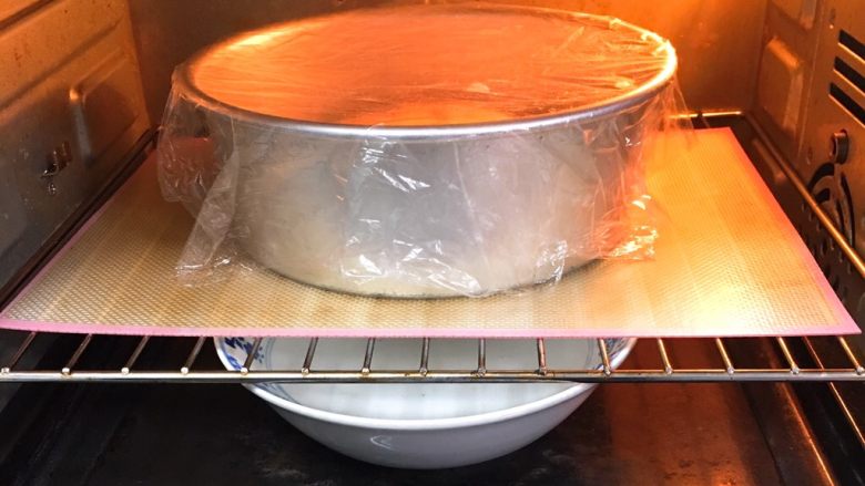 南瓜喜饼+芝麻核桃味,烤箱发酵档，底部放一碗热水，发酵60分钟，中间更换一次热水。