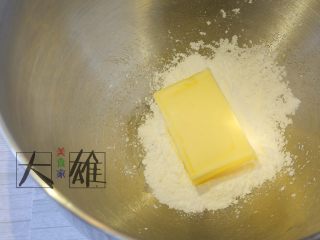最简单的烘焙:黄油曲奇,黄油➕糖粉混合打发至发白
