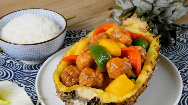 菠萝咕噜肉——水果入菜，一不小心却成了名菜