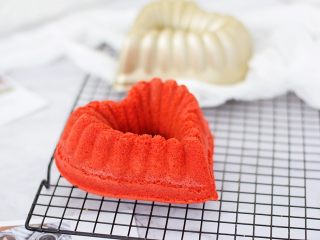 红丝绒海绵蛋糕,图二