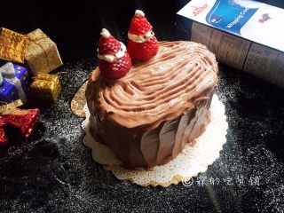 圣诞树桩蛋糕,完成