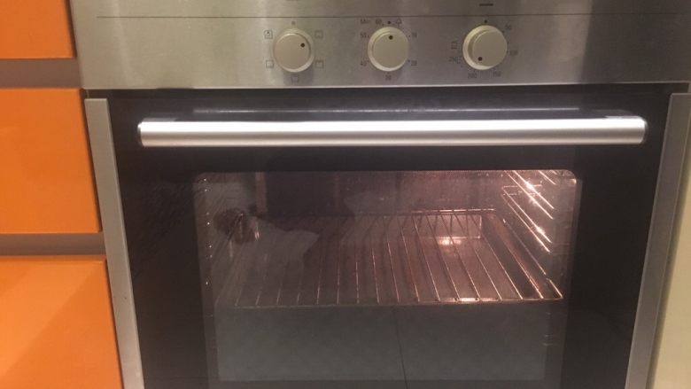 迷迭香烤羊排套餐,预热烤箱200度