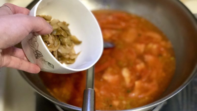 番茄豆腐汤➕番茄榨菜豆腐鸡蛋汤,加入榨菜