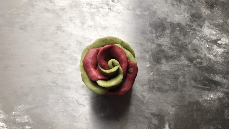 中式圣诞卷-一次发酵,多余的边角料不要浪费哦，可以做成玫瑰花