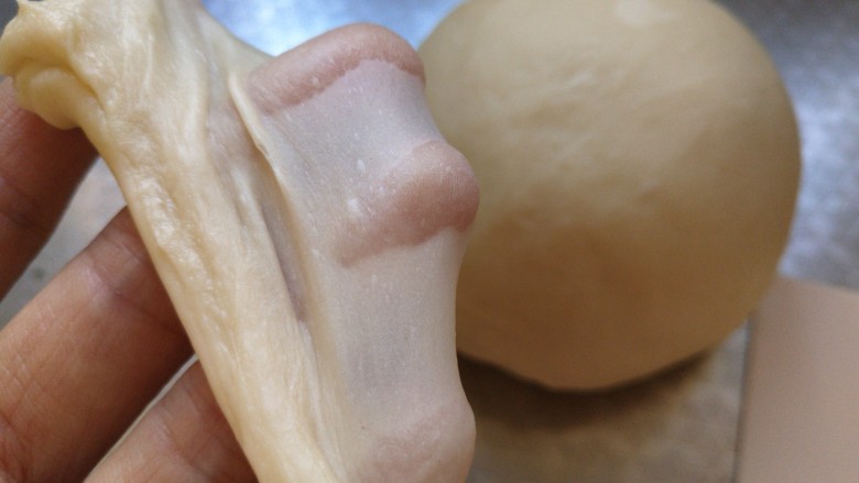 豆沙大理石纹吐司,揉出可以拉出薄薄的手套膜