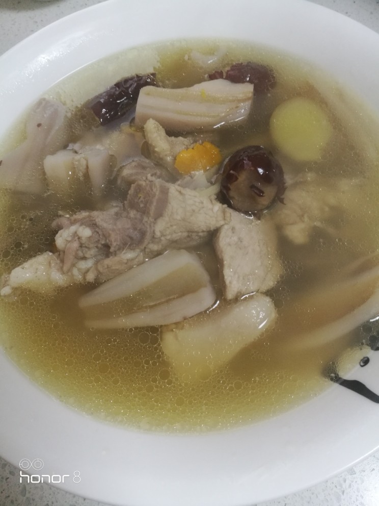菜谱#莲藕煲老鸭#[创建于31/12~2018],一碗热腾腾的美味汤成功，OK，欢迎品尝。