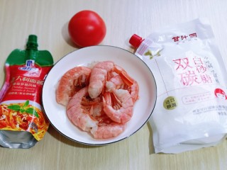 红虾尾这样做味道太赞了,准备食材，我买的是红虾尾，没有头部的。