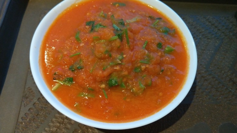 新文美食  番茄打卤菠菜面,一碗番茄酱做好。