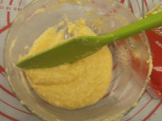 香软手撕椰蓉土司🍞,搅拌均匀就行。